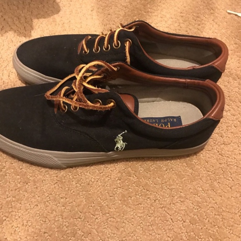 Men’s size 8D polo tennis shoes